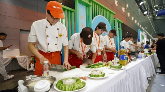 首日4.8万人次！直击第九届中国国际食品餐饮博览会开馆首日